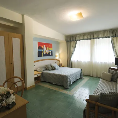 Grand Il Ninfeo Hotel 4*